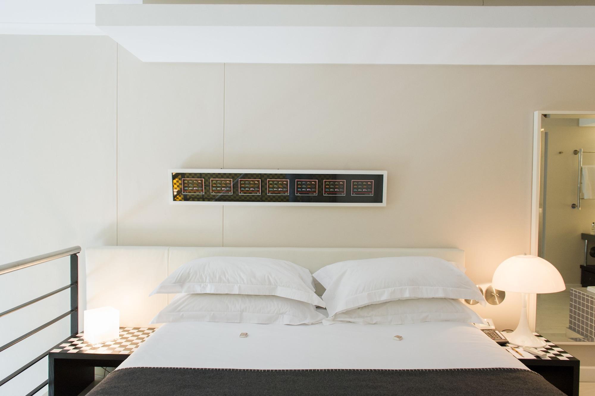 Hippo Boutique 4*